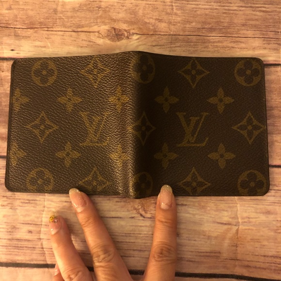 Louis Vuitton monogram unisex bifold wallet - Picture 2 of 7